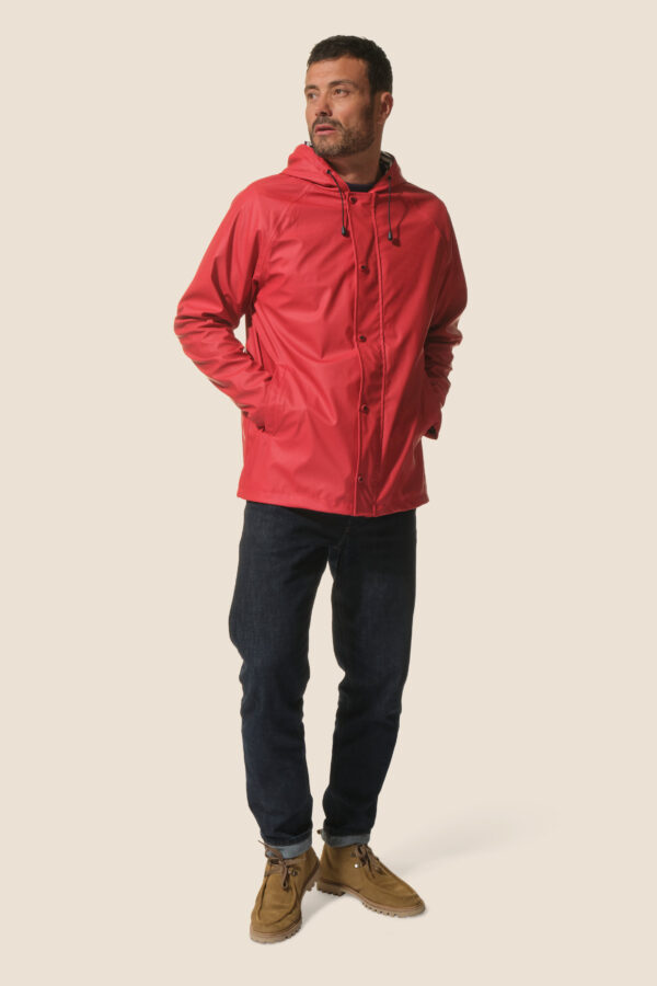 L’ICONIQUE, le ciré intemporel homme – Rouge