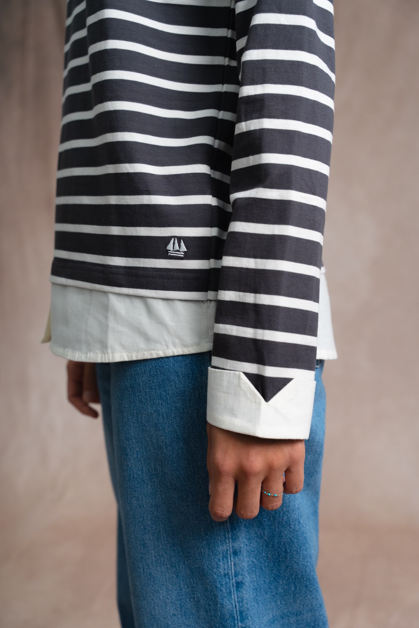 G52CATHERINE-CARBONEECRU-4-min G52CATHERINE-CARBONEECRU-4-min