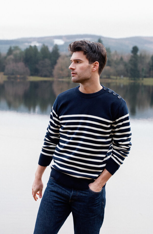 Pull marin homme en maille Mérinos Eugene – Marine/Écru