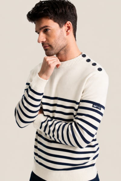 Pull homme rayé bouton épaule